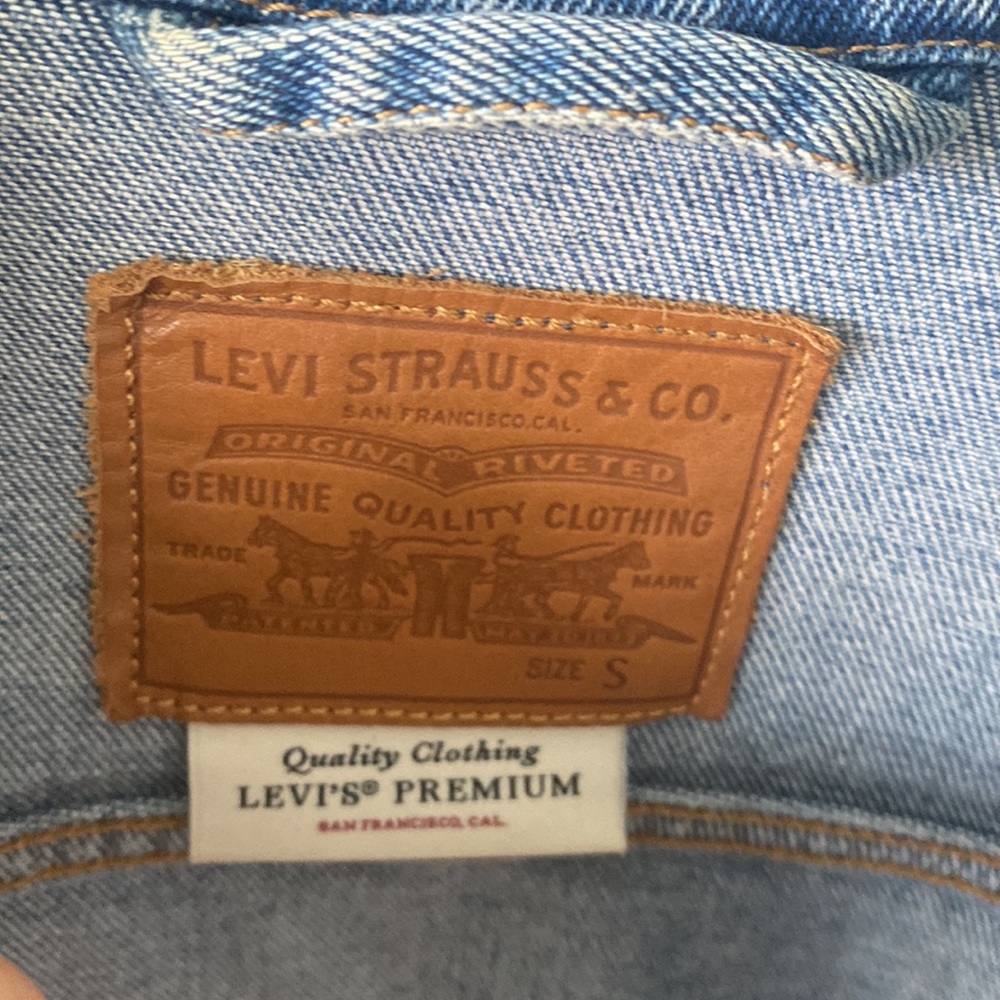 Levi’s Denim Jacket - Picture 2 of 4